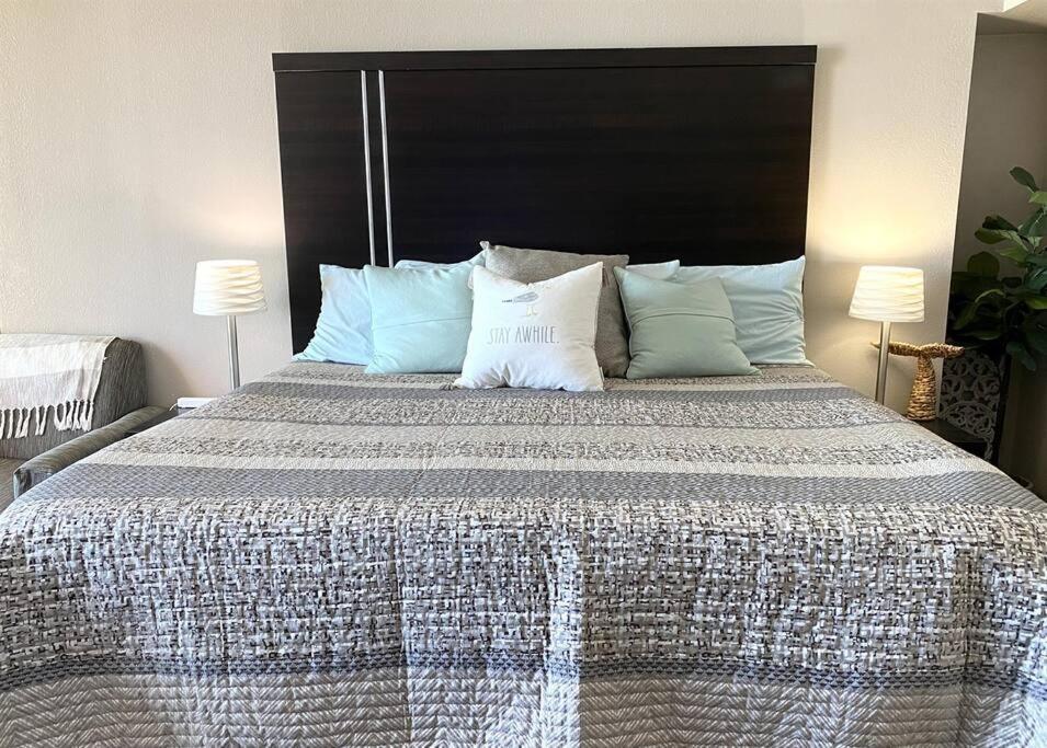 הוילה מירטל ביץ' *Oceanfront Retreat*King Bed *Great Pools, Hot Tubs+++*O41 מראה חיצוני תמונה
